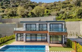 Merkezî Yalıkavak Bodrum'da Deniz Manzaralı Lüks Villalar